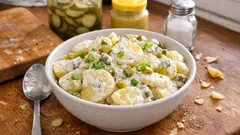 Kartoffelsalat mit Quarkdressing: leicht, cremig und perfekt zum Grillen