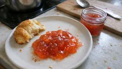 Rhabarber-Aperol-Gelee: fruchtig-herb einkochen mit nur 3 Zutaten