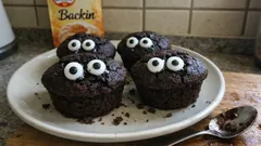 Saftige Schokomuffins mit extra Schokostückchen – einfach aus Rührteig