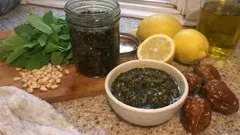 Chocolate-Habanero-Minze-Pesto: in 10 Minuten gemixt – frisch, fruchtig und schön scharf