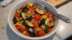 Mediterrane Gemüsepfanne aus der Pfanne – bunt, leicht und in 20 Minuten fertig