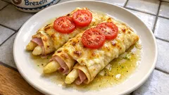 Spargel-Pfannkuchen mit Schinken – als Rollen überbacken und richtig saftig