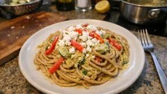 Spaghetti mit Zucchini-Zitronen-Sauce und Feta – cremig, frisch, schnell gemacht