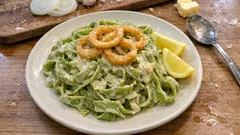 Tagliatelle mit Zwiebel-Sahne-Sauce – cremig, zitronig und in 30 Minuten fertig