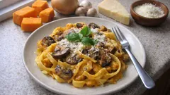 Kürbis-Pasta mit Tagliatelle: cremig, würzig und perfekt für kühle Tage