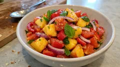 Paprika-Pfirsich-Salat mit Zitronen-Honig-Dressing – frisch und ideal zum Grillen