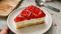 Schmandtorte „Rosenresli“: so legst du Pfirsichrosen, die wirklich halten