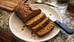 Saftiges Kürbisbrot mit Dinkelvollkorn – einfach in der Kastenform gebacken