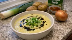 Cremige Kartoffel-Lauch-Suppe – unkompliziert, sämig und perfekt für kalte Tage