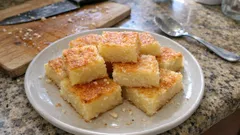 Hawaiianisches Butter Mochi aus dem Ofen – saftig, kokosnussig und schön „chewy“