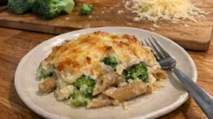 Nudel-Brokkoli-Gratin mit Vollkorn-Penne – cremig, käsig und ganz unkompliziert