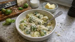 Rosenkohl in Parmesan-Sahne: cremig, würzig und mit Sud extra aromatisch