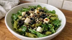 Grüne Erbsen-Pasta mit Rucola – in 20 Minuten proteinreich und frisch