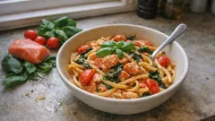 Linguini in Tomaten-Lachssauce mit Spinat – schnell gekocht, herrlich cremig