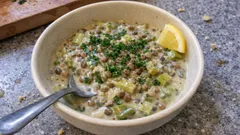 Lauch-Linsen cremig wie aus dem Bistro – mit Senf, Zitrone und Petersilie