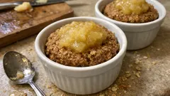 Becherkuchen ohne Zucker: saftig dank Apfelmus – in 20 Minuten im Ofen