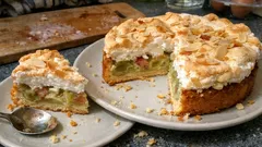 Rhabarberkuchen mit Baiser: So bleibt die Füllung stabil und der Boden schön mürbe