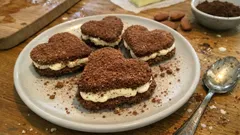 Tiramisu-Kekse mit Mascarpone-Amaretto-Creme – so klappt das Dessert im Keksformat