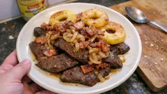 Lammleber Berliner Art – mit Apfel, Zwiebeln und Bacon so bleibt sie zart