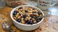 Ofen-Haferflocken mit Blaubeeren und Schokochips – oben knusprig, innen saftig