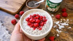 Himbeer-Chia-Pudding mit Kokos: abends anrühren, morgens cremig genießen
