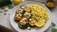 Ofen-Zucchini mit Feta und Zitronen-Couscous – schnell, würzig und unkompliziert