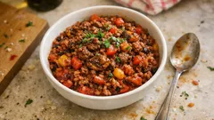 Rote Reispfanne mit Rinderhack – fruchtig mit Orange, Feige und einem Hauch Schärfe