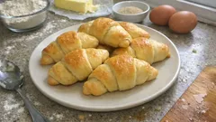 Frühstücks-Butterhörnchen wie vom Bäcker – fluffig, buttrig und einfach gemacht