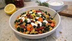 Möhren-Grünkohl-Pfanne mit Bulgur – zitronig, sättigend und schnell gemacht