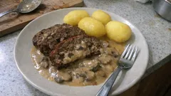 Pilzhackbraten in Rahmsauce: saftig geschmort und ganz unkompliziert