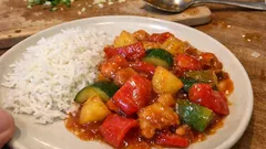 Paprika mit Ananas süß-sauer aus dem Wok – in 30 Minuten mit lockerem Basmatireis