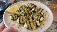 Zucchini-Käse-Spieße vom Grill – so bleiben Schafskäse & Zucchini schön saftig