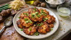 Topinambur-Puffer aus der Pfanne: außen knusprig, innen saftig – mit Frühlingszwiebeln