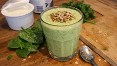 Cremiger Spinat-Smoothie mit Joghurt – in 10 Minuten gemixt