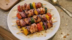 Gemüse-Spieße vom Grill mit Bacon – mit Zitronen-Marinade ganz einfach saftig