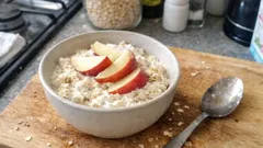 Müsli im Glas mit Quark und Birne – cremig, frisch und schnell gemacht