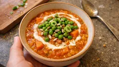 Gemüse-Linsen-Eintopf mit Erbsen – cremig mit Kokosmilch, in 30 Minuten