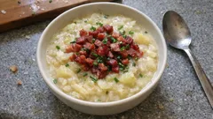 Weißkohl-Kartoffel-Suppe mit Katenschinken – sämig ohne Sahne, ganz einfach