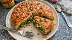 Kretische Spinatpastete mit Hefeteig – saftig, würzig und ganz ohne Filoteig