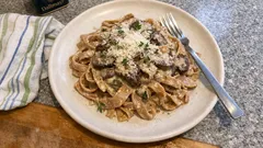 Bandnudeln mit Steinpilz-Sahnesoße – cremig, aromatisch und schnell gemacht