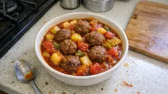 Kufta Amishav: würzige Hackbällchen mit Kartoffeln in tomatiger One-Pot-Sauce