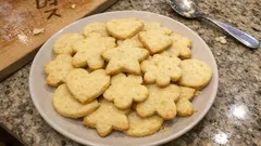 Zarte Ausstechplätzchen mit Zitrone oder Orange – Mürbeteig, der nicht klebt