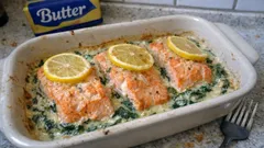 Lachs in cremiger Spinatsoße aus dem Ofen – mit Zitrone in 15 Minuten fertig