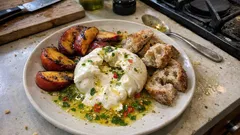 Burrata mit gegrillten Nektarinen – sommerleicht mit Chili-Minze-Dressing
