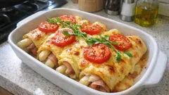 Spargel-Pfannkuchen aus dem Ofen: mit Schinken gefüllt und goldbraun überbacken