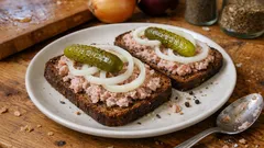 Pottsuse selber machen: So wird der Schweinefleisch-Aufstrich schön streichzart