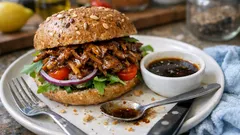 Pulled Mushroom Burger aus der Pfanne – würzig, saftig und in 30 Minuten fertig