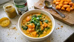 One-Pot-Butternutkürbis mit Kokosmilch – cremiges Curry aus einem Topf