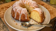 Saftiger Eierlikör-Gugelhupf mit Dinkelmehl – gelingt ganz unkompliziert