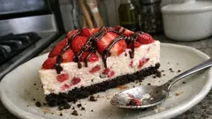 Erdbeertorte ohne Backen: Kühlschranktorte mit Schoko-Keksboden und Mascarpone